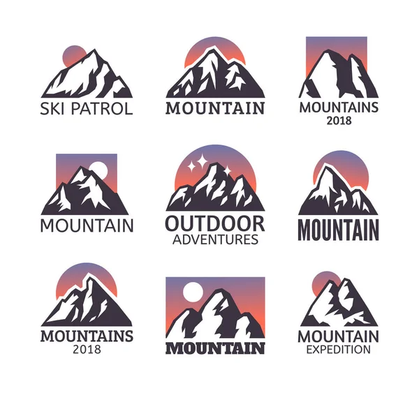 Montanha Desenhada Mão Isolada Vector Ilustração Ski Resort Logo Desenho —  Vetores de Stock