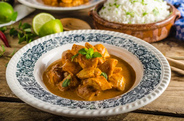 Kurczak curry z ryżem — Zdjęcie stockowe