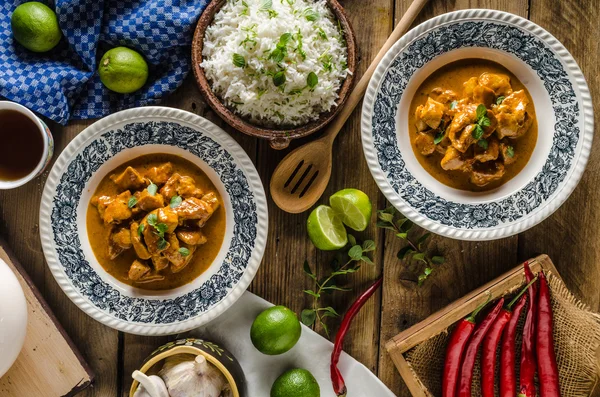 Curry kyckling med ris — Stockfoto