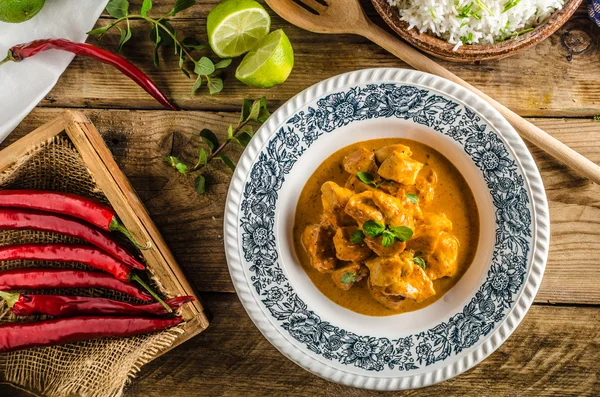 Frango de caril com arroz — Fotografia de Stock