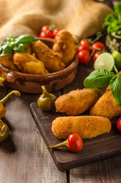 Zelfgemaakte aardappelkroketten — Stockfoto