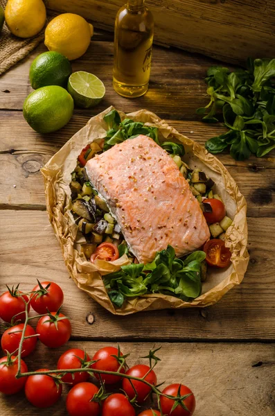 Salmón cocido en papilas —  Fotos de Stock