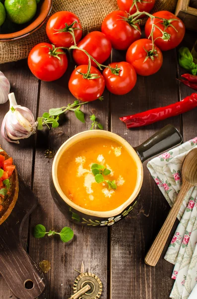 Creamy tomato soup — Stock Photo, Image