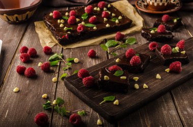 Nane ile çikolatalı kek