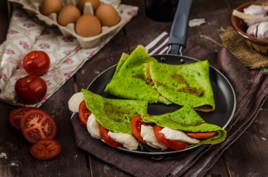 Ev yapımı ıspanaklı krep