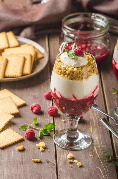 Postre de pastel de queso invertido en vaso — Foto de Stock