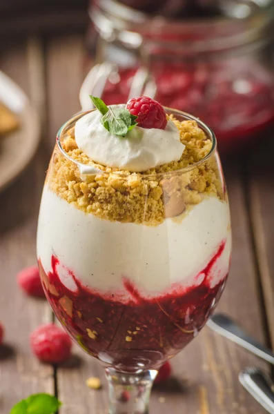 Postre de pastel de queso invertido en vaso — Foto de Stock