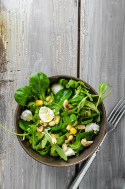 kuzu marul salatası