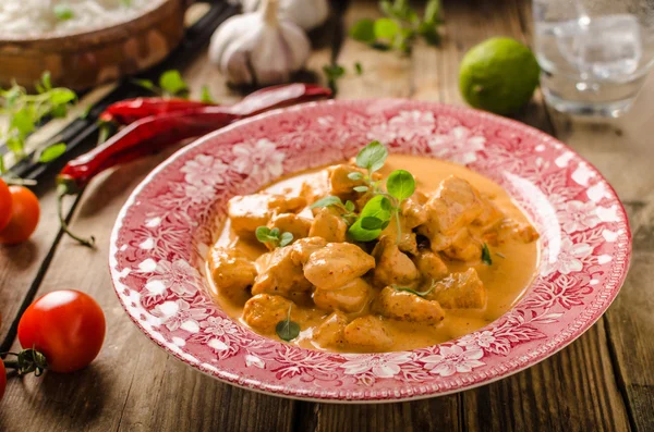 Chicken curry with herbs — Stock Photo, Image