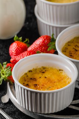 lezzetli Creme brulee