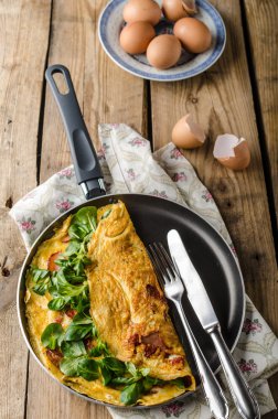 Otlar ile organik omlet