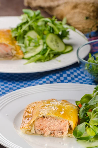 Salmon baked in puff pastry — Stock Photo, Image