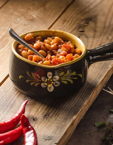 Bake beans with fluffly potato cakes — Stock Photo, Image