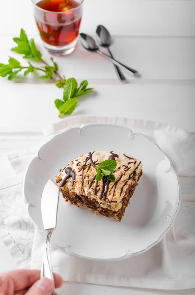 Çikolatalı pavlova kek — Stok fotoğraf