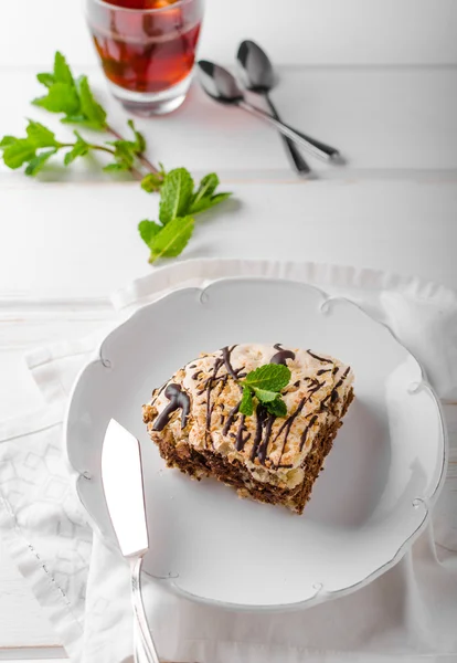 Chocolate Pavlova Cake — Stock Photo, Image