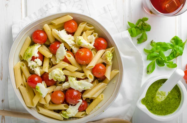 Pasta salad with pesto — Stock Photo, Image