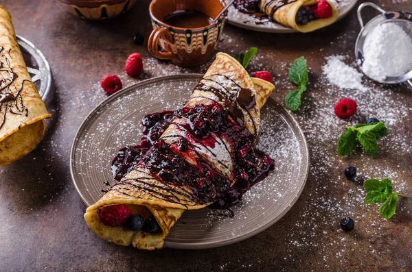 Delicious crepes with forest fruit — Stock Photo, Image