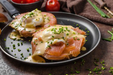 Somon Yumurta benedict