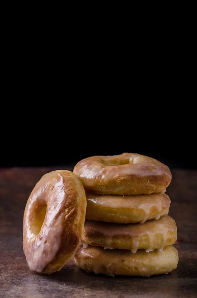Zelfgemaakte donuts twee soorten — Stockfoto