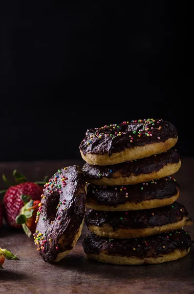 Donuts caseiros dois tipos — Fotografia de Stock