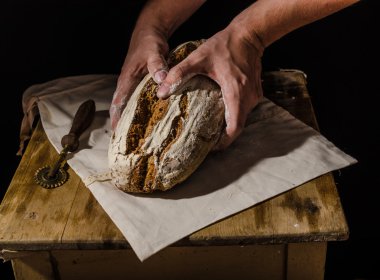 Ev yapımı ekmek rustik hamur mayası