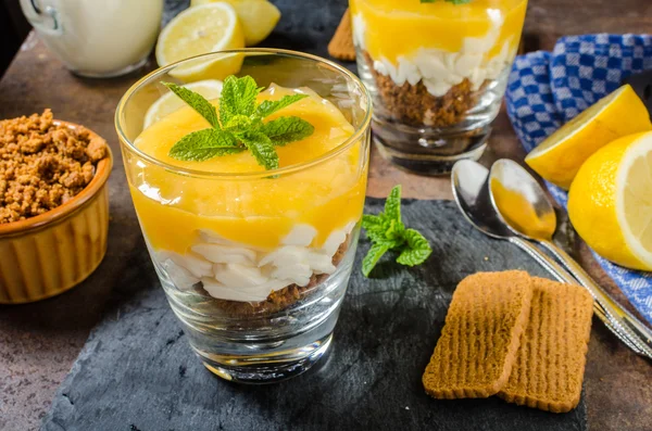 Mini pastel de queso con cuajada de limón —  Fotos de Stock