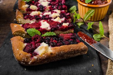 Geleneksel Çek parçalamak çilek ile