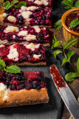 Geleneksel Çek parçalamak çilek ile