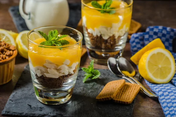 Mini pastel de queso con cuajada de limón —  Fotos de Stock