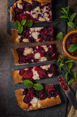 Geleneksel Çek parçalamak çilek ile