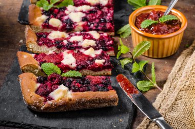 Geleneksel Çek parçalamak çilek ile