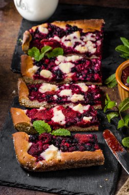 Geleneksel Çek parçalamak çilek ile