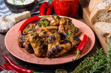 Biber tavuk kanadı ızgara