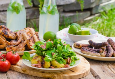 Limonata ile lezzetli Barbekü