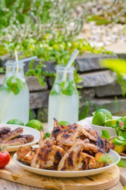 Limonata ile lezzetli Barbekü