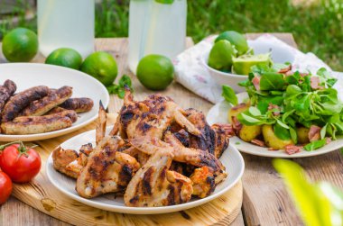 Limonata ile lezzetli Barbekü