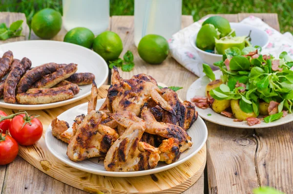 Limonata ile lezzetli Barbekü