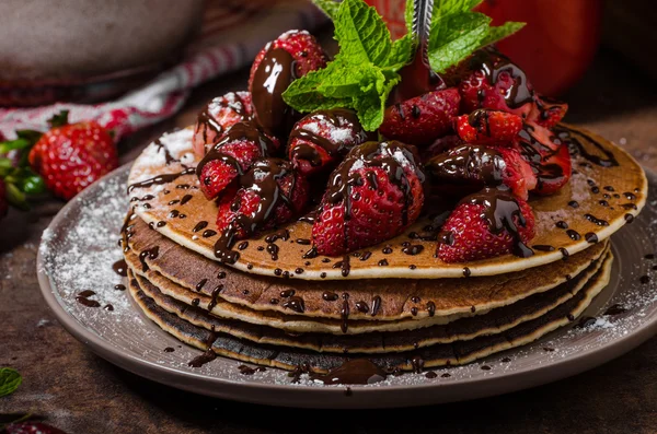 American pancakes with strawberries — Stock Photo, Image