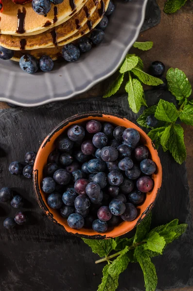 American pancakes with berries and chocolate — Stock Photo, Image