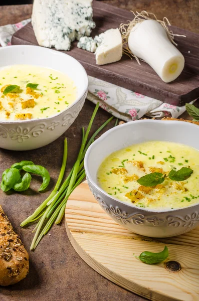 Curry soup with croutons — Stock Image Curry soup with croutons Royalty Free Stock Images