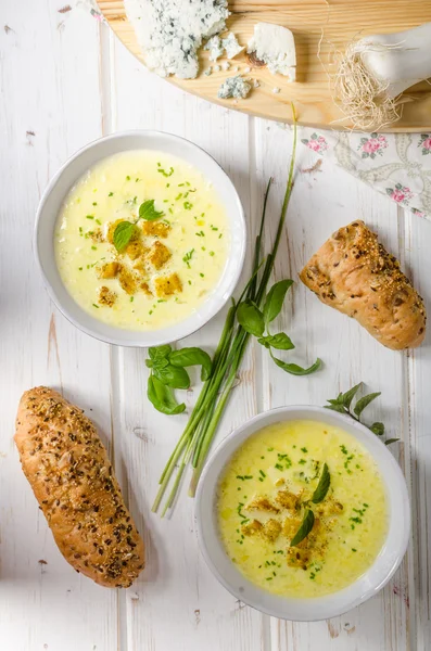 Curry soup with croutons — Stock Image Curry soup with croutons Royalty Free Stock Images
