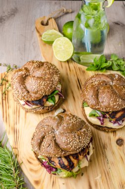 Teriyaki tavuk sandviç