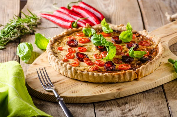 Hausgemachte Quiche köstlich — Stockfoto