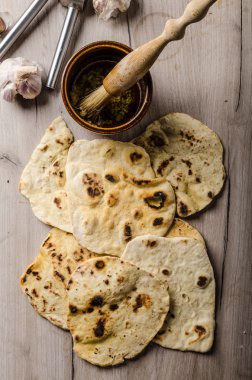 Ev yapımı Hint naan ekmek