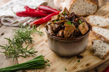 Teriyaki tavuk ekmek ile