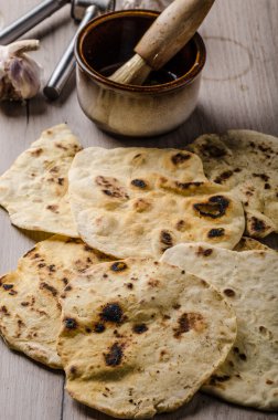 Ev yapımı Hint naan ekmek