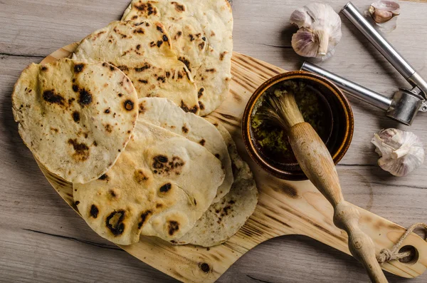 Hausgemachtes indisches Naan-Brot — Stockfoto