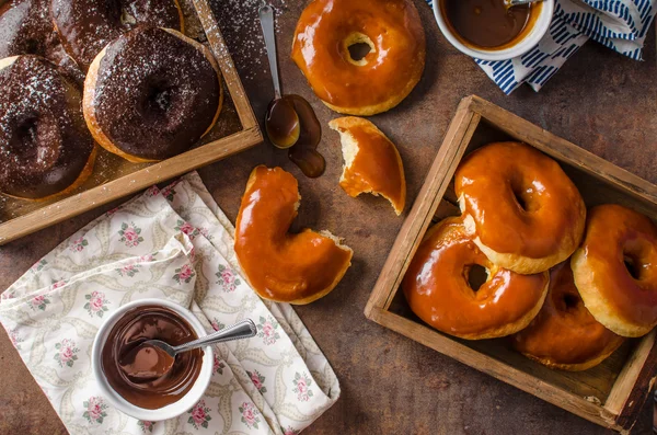 Ev yapımı çörek iki tür — Stok fotoğraf