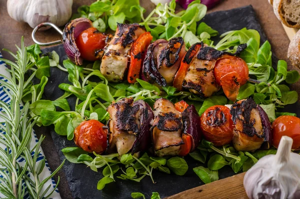 Grilled meat skewer — Stock Image Grilled meat skewer Royalty Free Stock Images