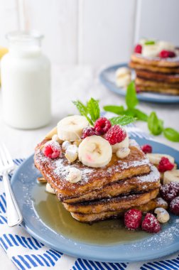 Yumurtalı ekmek muz ile